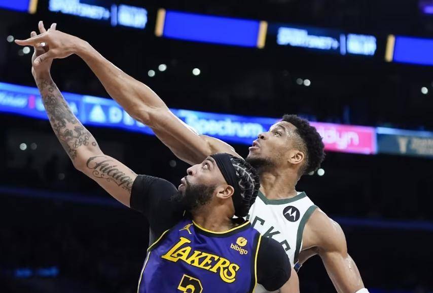 包含勇士B队碾压雄鹿，拉塞尔制霸全场的词条