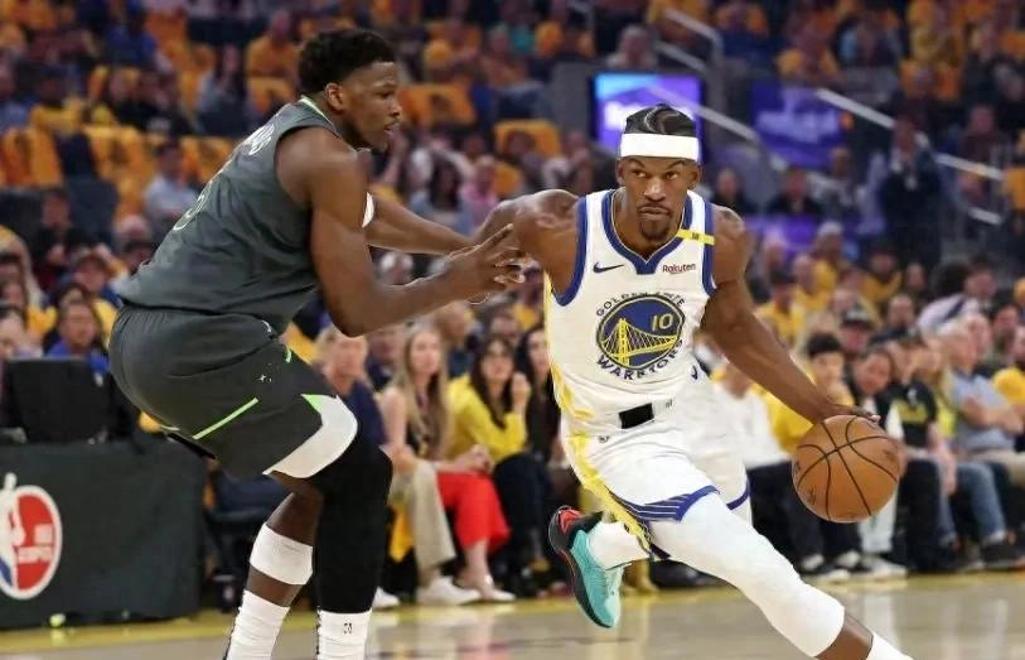 包含勇士B队碾压雄鹿，拉塞尔制霸全场的词条