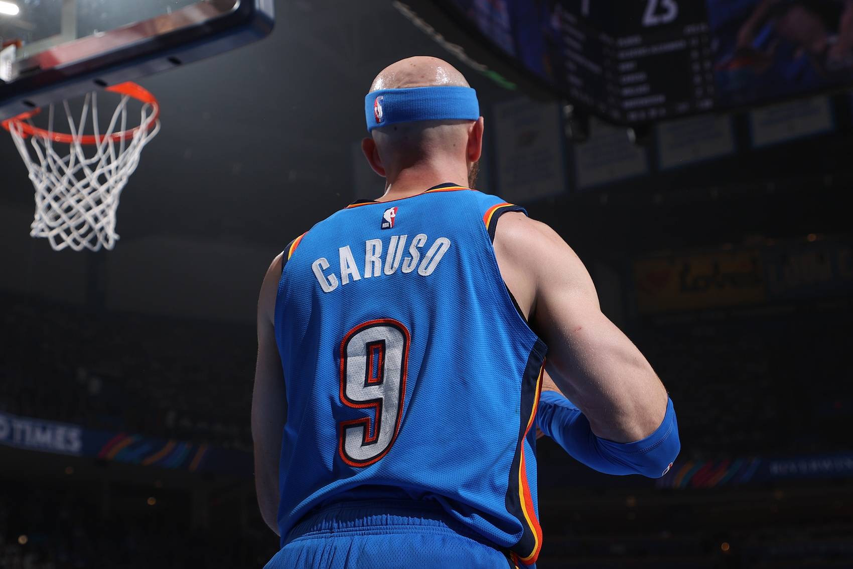 湖人轻取阿根廷男篮,卡鲁索三分雨点燃全场 湖人轻取阿根廷男篮,卡鲁索三分雨点燃全场