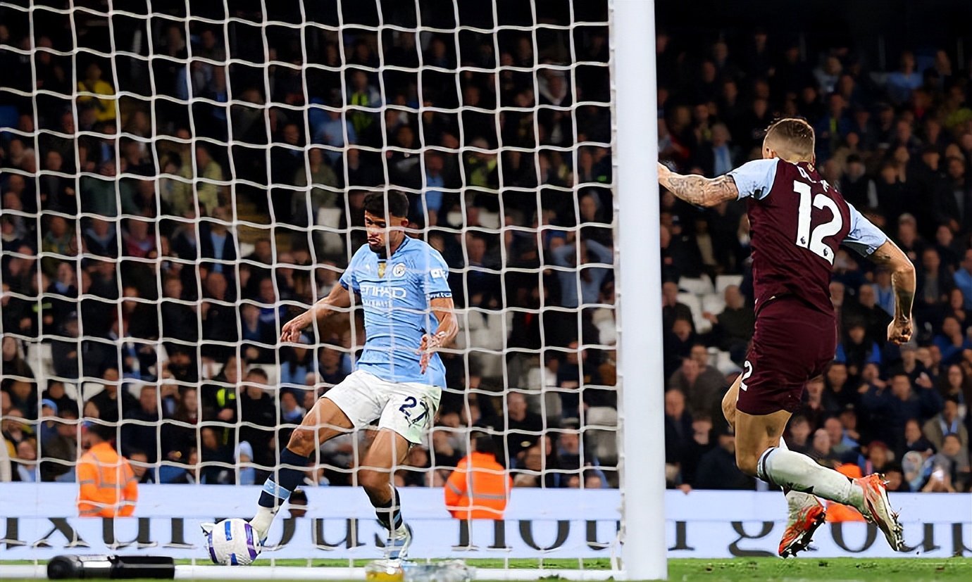 包含本赛季联赛夺冠竞争激烈，局势未定的词条