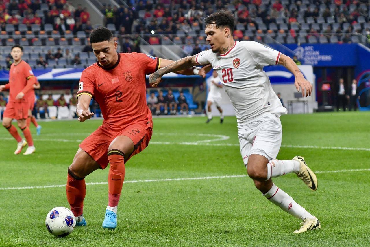 关于国内足球联赛战况频传，球队实力大比拼的信息