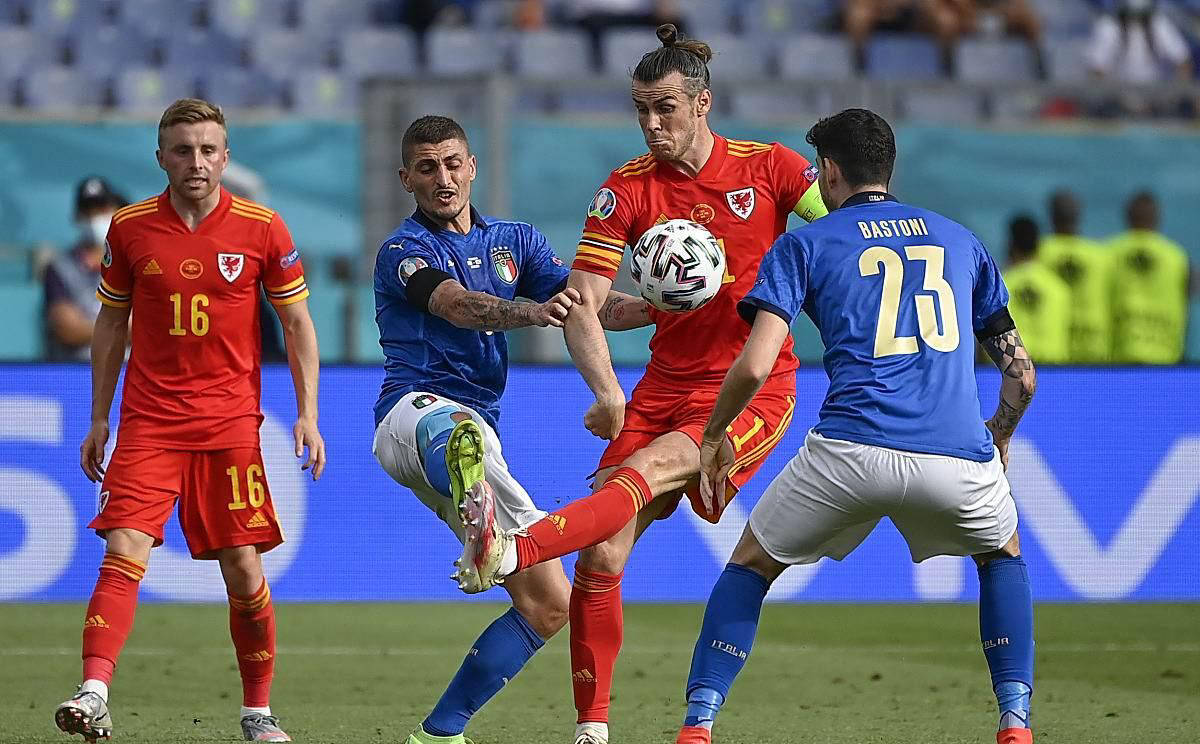 包含拜仁慕尼黑球员状态稳定，球队士气高昂！的词条