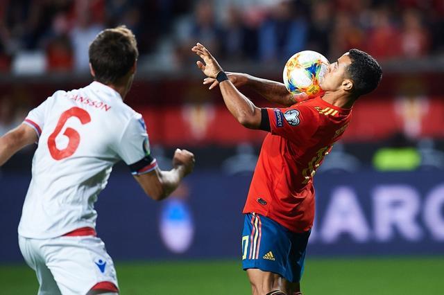 包含法罗群岛队惨败出局，无缘晋级的词条