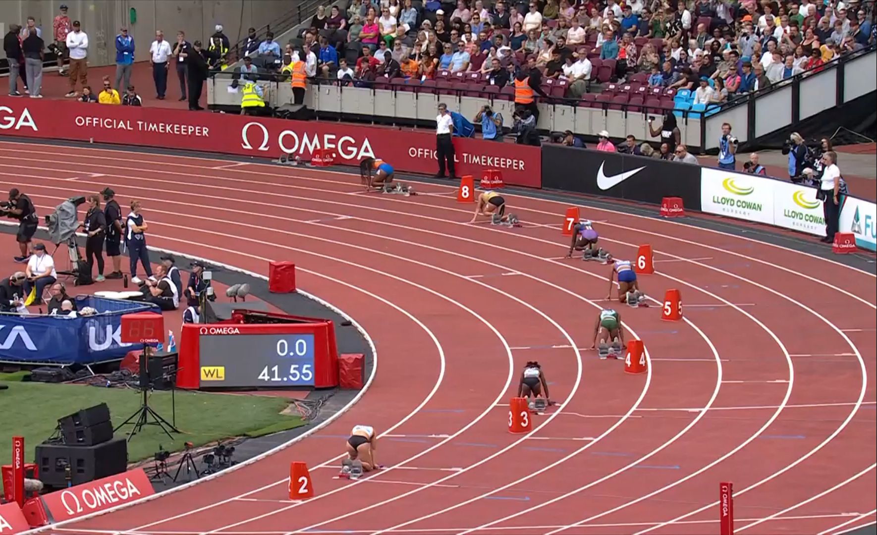 英国运动员在举重比赛中夺得银牌的简单介绍