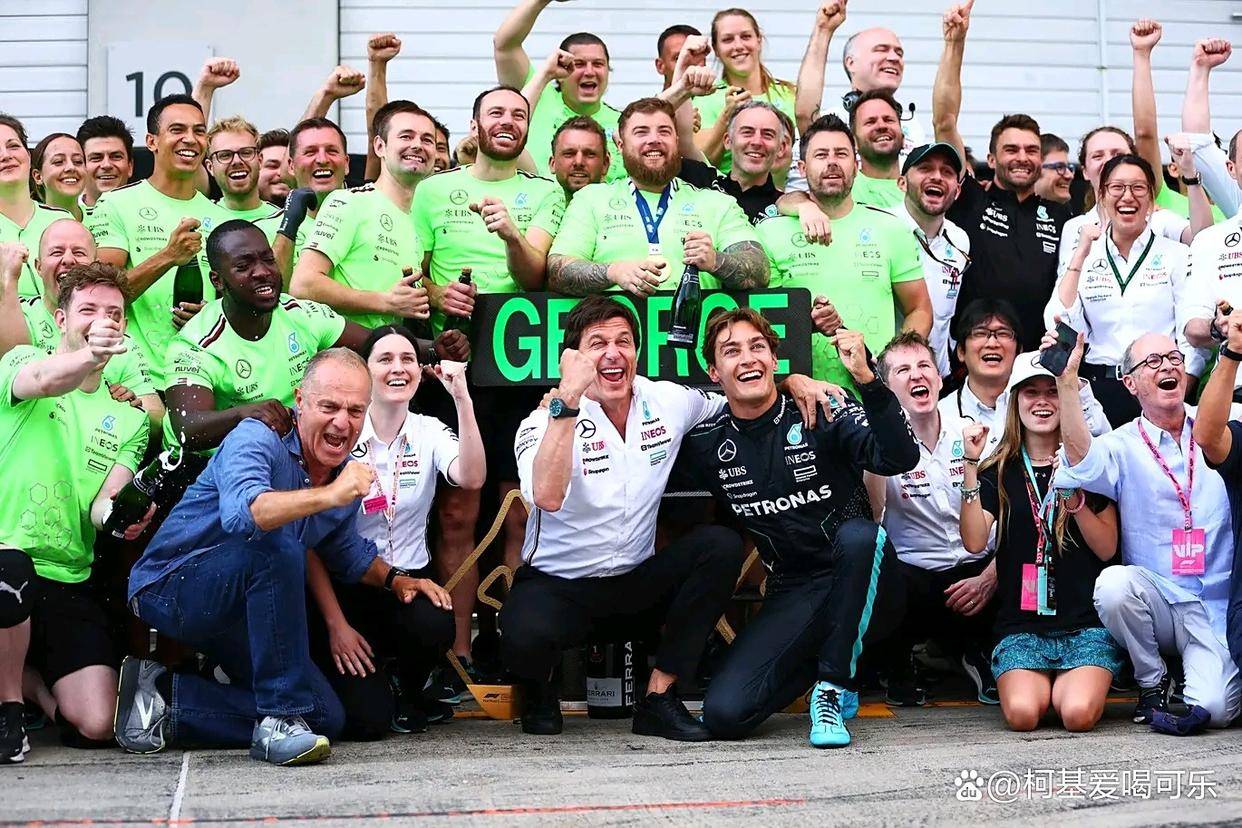 梅赛德斯碾压索伯车队,拉塞尔刷新纪录的简单介绍 梅赛德斯碾压索伯车队,拉塞尔刷新纪录的简单介绍