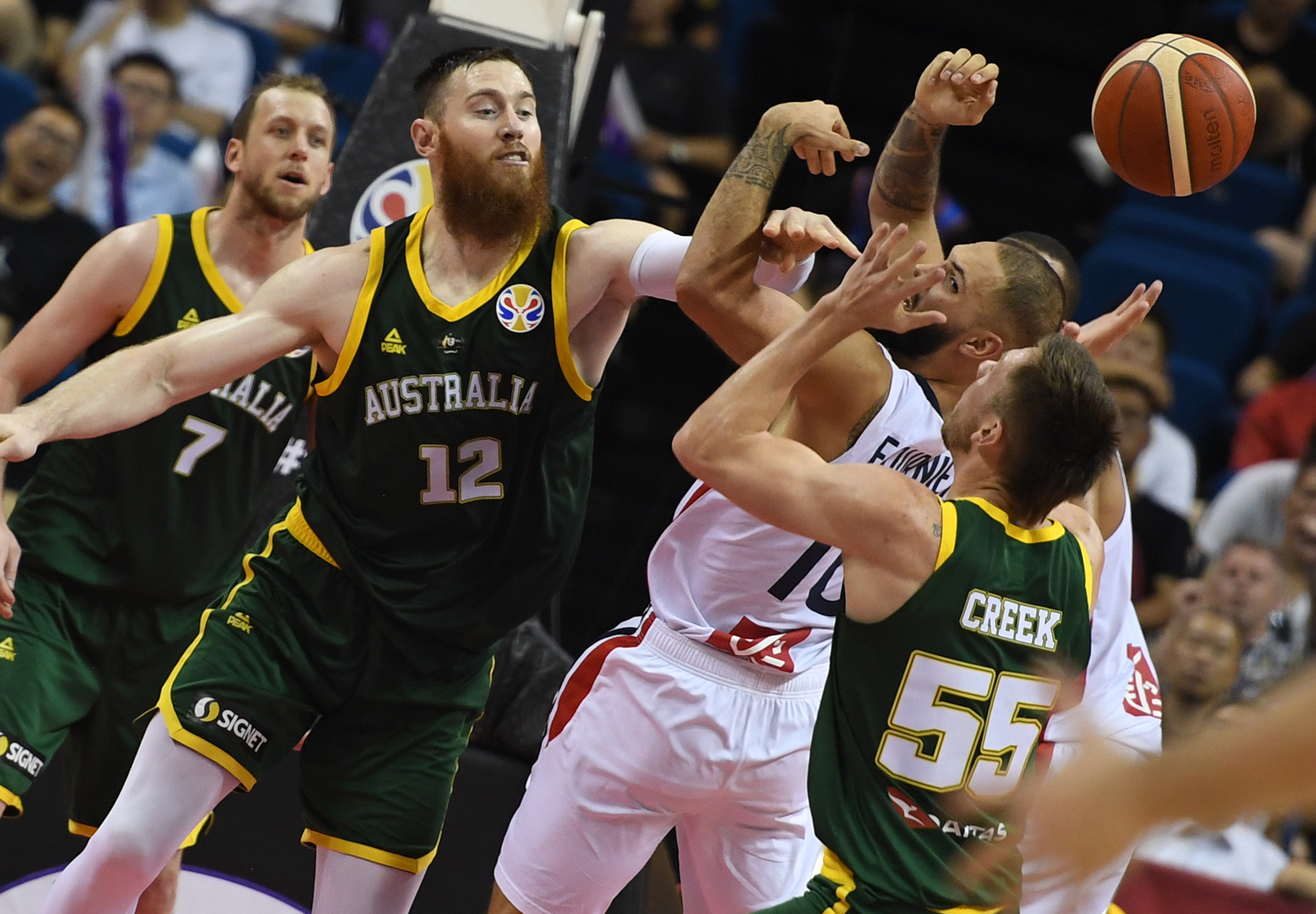 法国队力克日本队，安赛龙状态火热的简单介绍