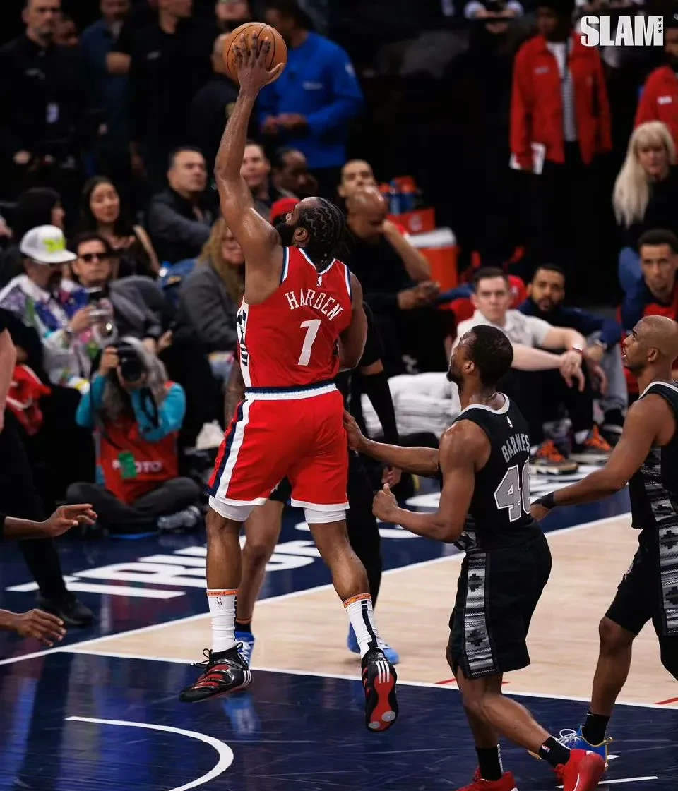 关于快船横扫火箭，武切维奇点燃赛场的信息