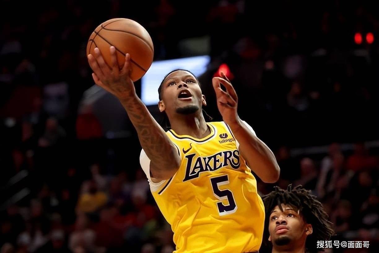 关于雄鹿力克吉林队，浓眉哥高光表现的信息