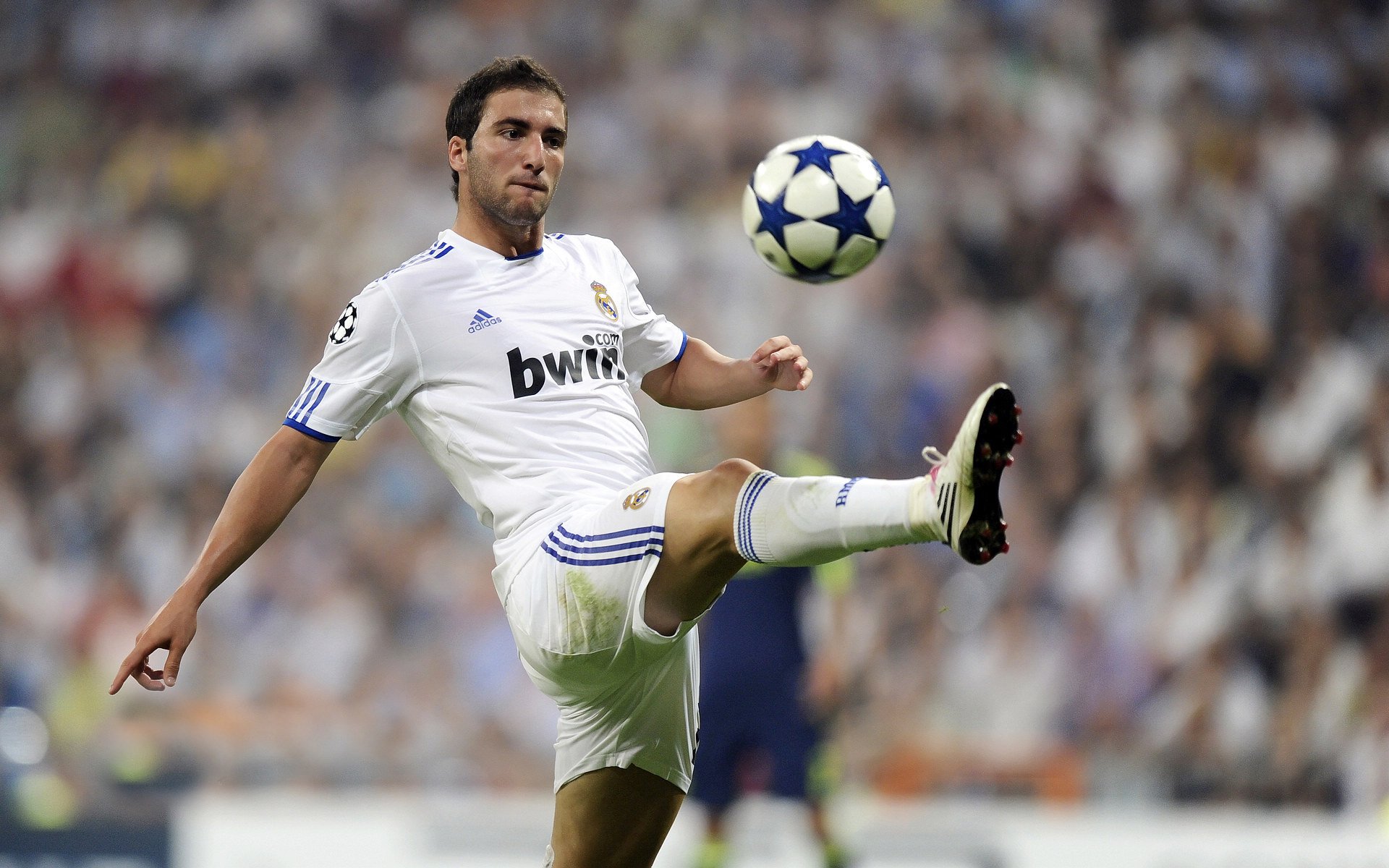 欧冠决赛之夜,维尼修斯如何成为攻防转换的艺术大师